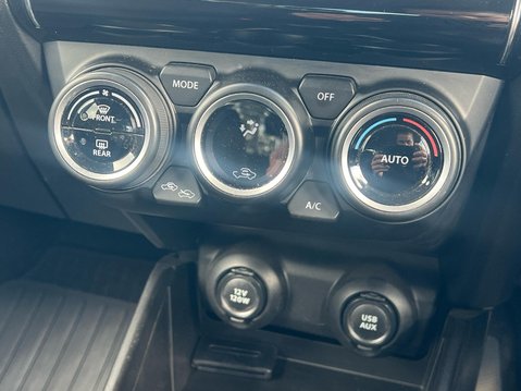 Suzuki Swift SZ5 DUALJET ALLGRIP MHEV 33