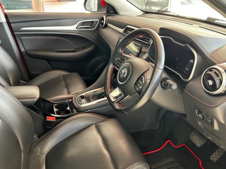 MG ZS EXCLUSIVE T-GDI 11