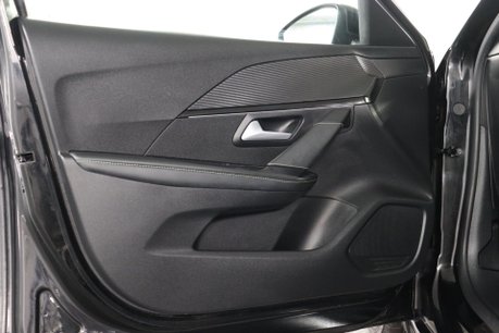 Peugeot 208 PURETECH GT LINE S/S 43