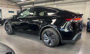 Tesla Model Y PREMIUM LONG RANGE AWD Diamond Black GROK AI Heated & Vented Seats 1 Owner 4