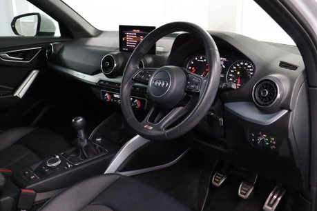 Audi Q2 TFSI S LINE 5