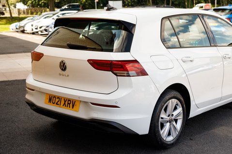 Volkswagen Golf LIFE TSI 8