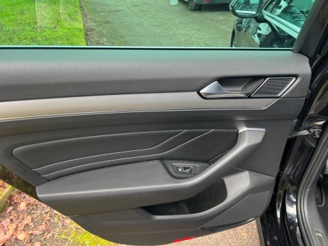 Volkswagen Passat R-LINE TDI 4MOTION DSG 56