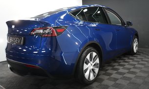 Tesla Model Y RWD Comfort Suspension One Owner Heated Steering Wheel and Seats VATQ 11
