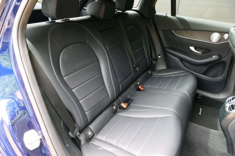 Mercedes-Benz GLC 2.0 GLC 250 AMG Line Premium+ 4Matic Auto 4WD 5dr 33