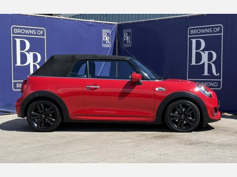 Mini Convertible 1.5 Cooper Sport Convertible 2dr Petrol Steptronic Euro 6 (s/s) (136 ps) 4