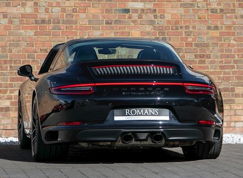 Porsche 911 (991.2) Targa 4 GTS 3