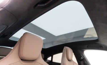 Porsche Taycan TURBO 93KWH 10