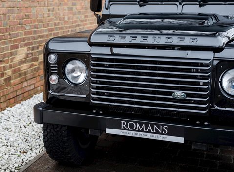 Land Rover Defender 90 XS Bowler 24