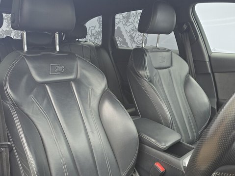 Audi A4 AVANT TDI S LINE 12