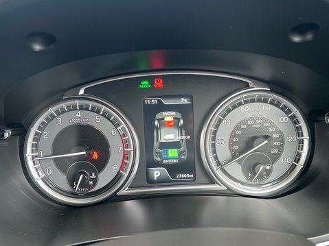 Suzuki Vitara SZ-T MHEV 11