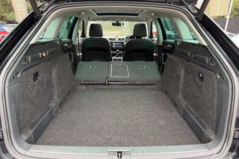 Skoda Superb SE L EXECUTIVE TDI - PANORAMIC SUNROOF  54