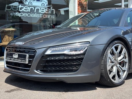 Audi R8 .2 FSI V10 Coupe 2dr Petrol S Tronic quattro Euro 5 (525 ps) 11
