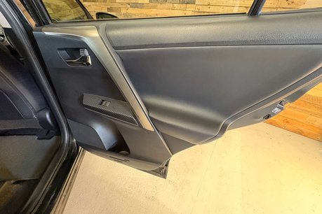 Toyota Rav4 2.2 D-4D Invincible SUV 5dr Diesel Manual 4WD Euro 5 (150 ps) 51