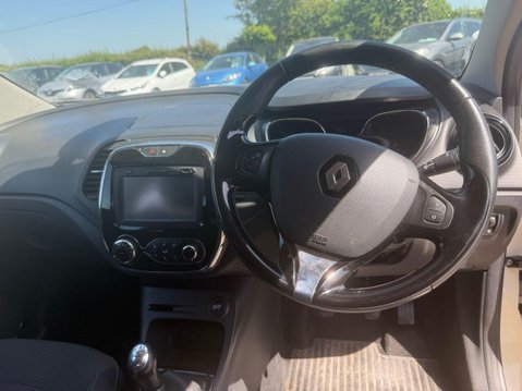 Renault Captur 0.9 TCe ENERGY Dynamique Nav SUV 5dr Petrol Manual Euro 6 (s/s) (90 ps) 19