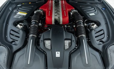 Ferrari GTC4 Lusso V12 36