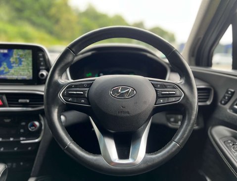 Hyundai SANTA FE 2.2 Santa Fe Premium SE CRDi Auto 4WD 5dr 23