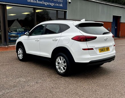 Hyundai TUCSON 1.6 Tucson SE Nav GDi 2WD 5dr 9