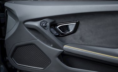 Lamborghini Huracan Spyder LP640-4 EVO 21