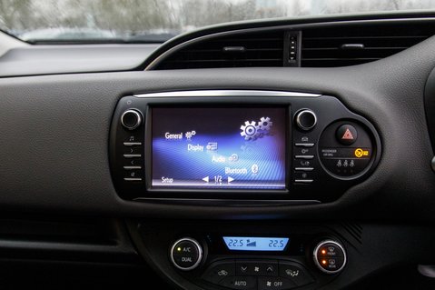 Toyota Yaris VVT-I ICON 25