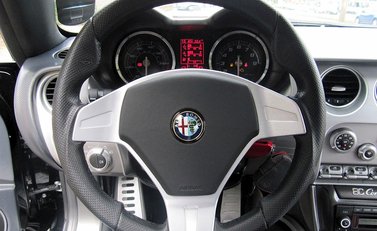 Alfa Romeo 8C Competizione 12