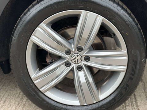 Volkswagen Tiguan 2.0 Tiguan SEL TDI BlueMotion Technology 4Motion Semi-Auto 4WD 5dr 58