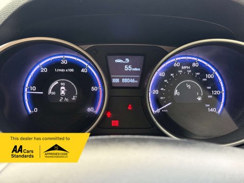 Hyundai ix35 2.0 ix35 Premium 4WD CRDi 134 4WD 5dr 44