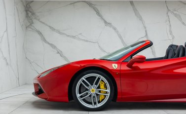 Ferrari 488 SPIDER 41