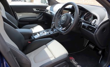 Audi RS6 Avant Plus 12