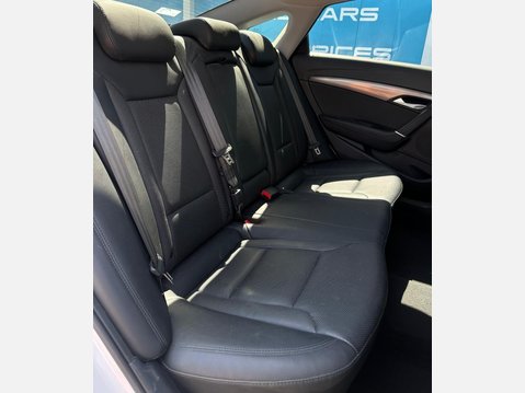 Hyundai i40 1.7 CRDi Blue Drive Premium Saloon 4dr Diesel Manual Euro 5 (s/s) (136 ps) 10
