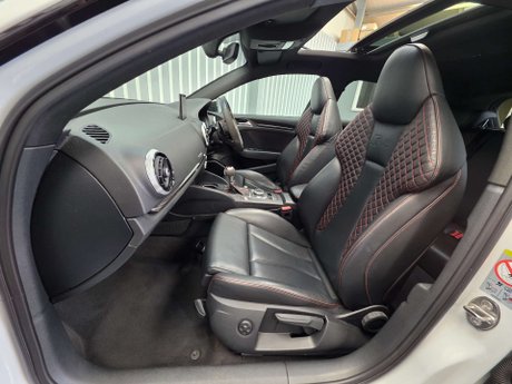 Audi RS3 2.5 TFSI Sportback 5dr Petrol S Tronic quattro Euro 6 (s/s) (400 ps) 8