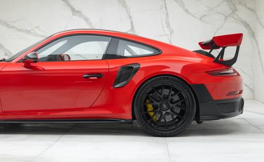 Porsche 911 GT2 RS Weissach (991) 52