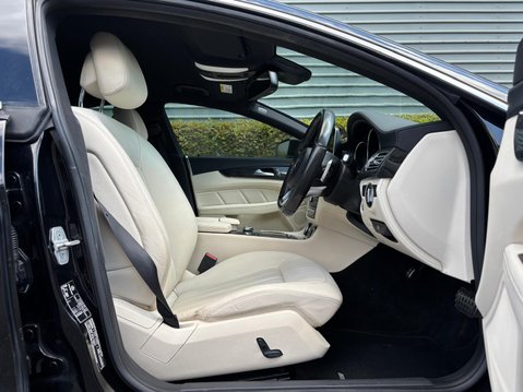 Mercedes-Benz CLS CLS220 D AMG LINE 13