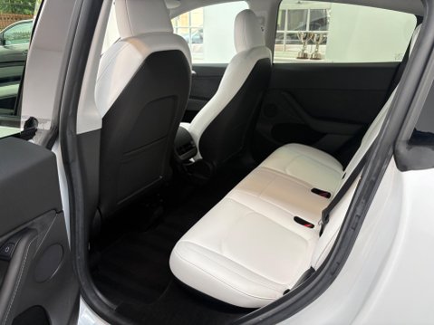 Tesla Model Y Auto RWD 5dr 12