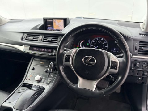 Lexus CT 1.8 CT 200h Luxury CVT 5dr 41
