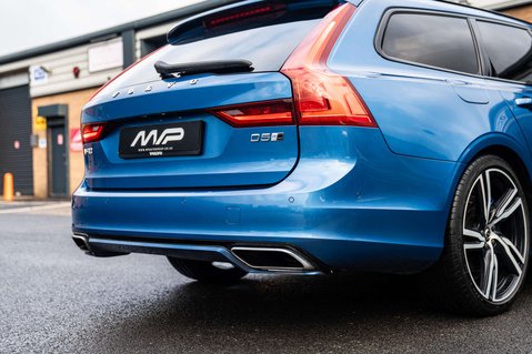 Volvo V90 2.0 V90 R-Design+ D5 PowerPulse AWD Auto 4WD 5dr 45
