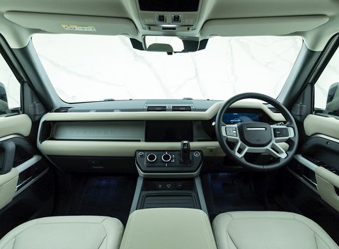 Land Rover Defender 110 XS Edition P400 18