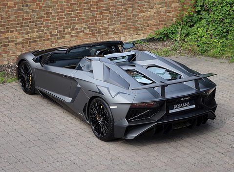 Lamborghini Aventador SV LP750-4 Roadster 8