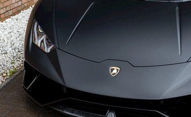 Lamborghini Huracan LP640-4 Performante 19