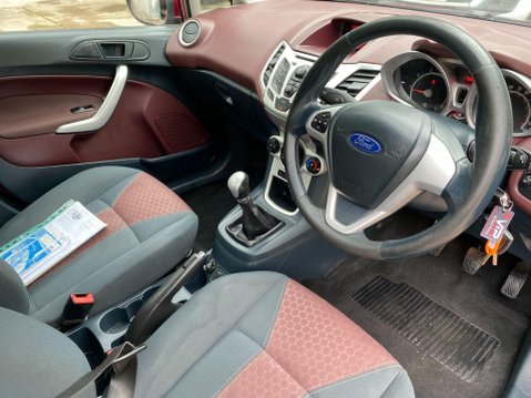 Ford Fiesta 1.4 Zetec Hatchback 5dr Petrol Manual (133 g/km, 94 bhp) 19