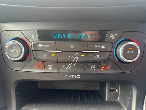 Ford Focus TITANIUM X 37