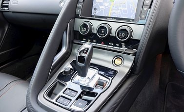 Jaguar F-Type S V6 Coupe 28