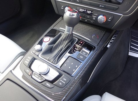 Audi RS6 Avant Performance 21