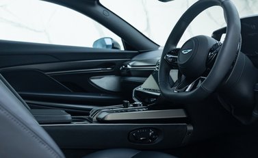 Aston Martin Vanquish V12 13