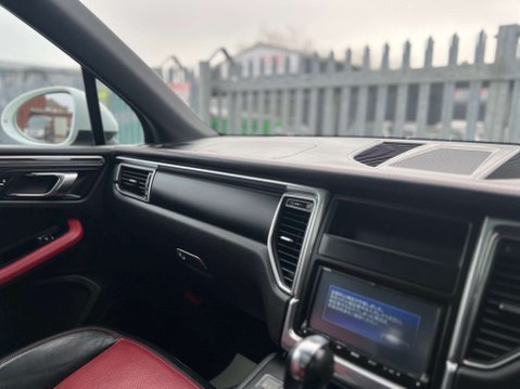 Porsche Macan 2.0T SUV 5dr Petrol PDK 4WD Euro 6 (s/s) (237 ps) 39