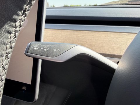 Tesla Model Y (Dual Motor) Long Range SUV 5dr Electric Auto 4WDE (384 bhp) 34