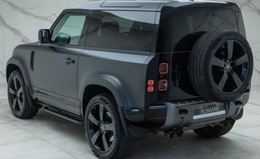 Land Rover Defender 90 V8 CARPATHIAN EDITION 12