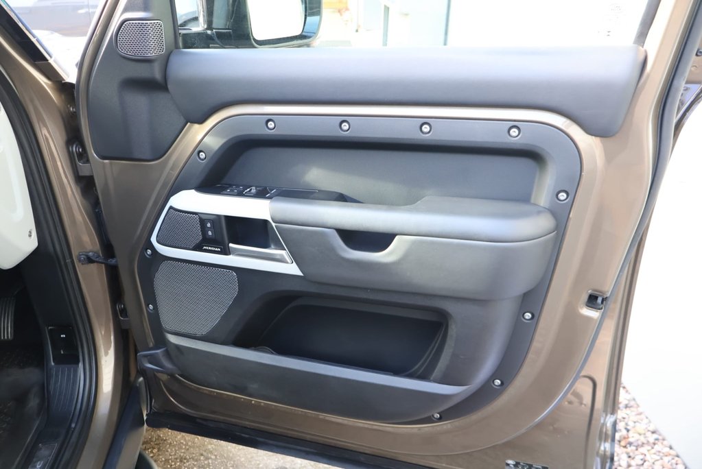 Land Rover Defender 110 D300 HARD TOP COMMERCIAL  X-DYNAMIC HSE GENUINE REAR SEATS  SEEKER STYLED 21