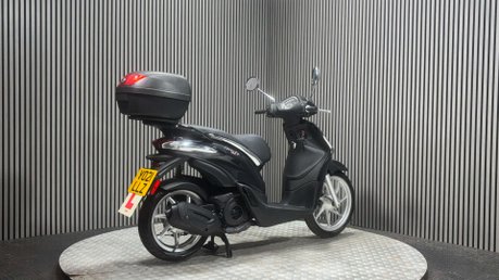 Piaggio Liberty 2021 1 OWNER ONLY 1200 MILES TOP BOX 125CC SCOOTER BIKE 4