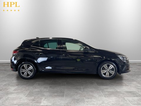 Renault Megane 1.6 E-TECH 9.8kWh Iconic Hatchback 5dr Petrol Plug-in Hybrid Auto Euro 6 (s 8